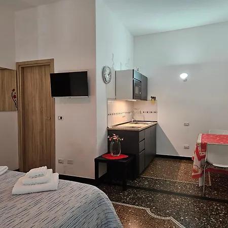 Affittacamere House Leomar Di Sara Genoa Room photo