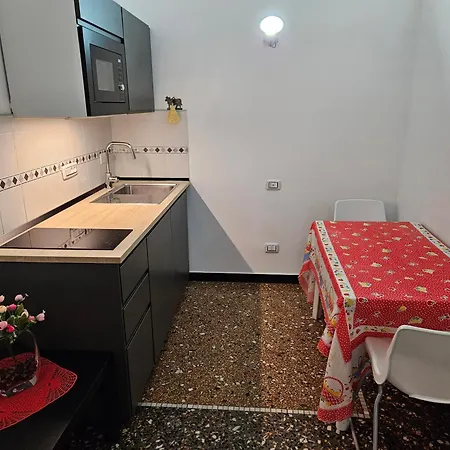 Affittacamere House Leomar Di Sara Genoa Room photo